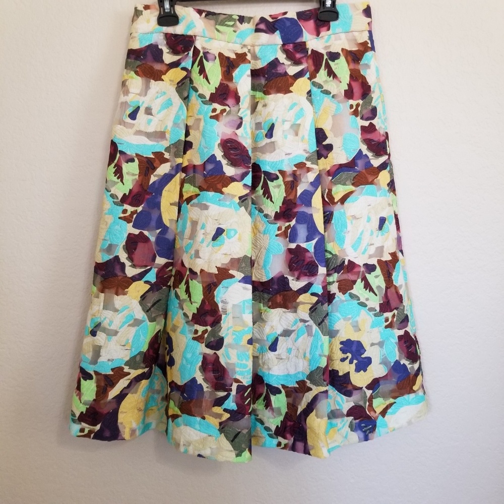 NWT Zara Woman Floral Embroidery Skirt Size Large